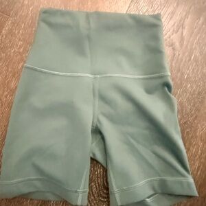 Lulu lemon biker shorts 0 green